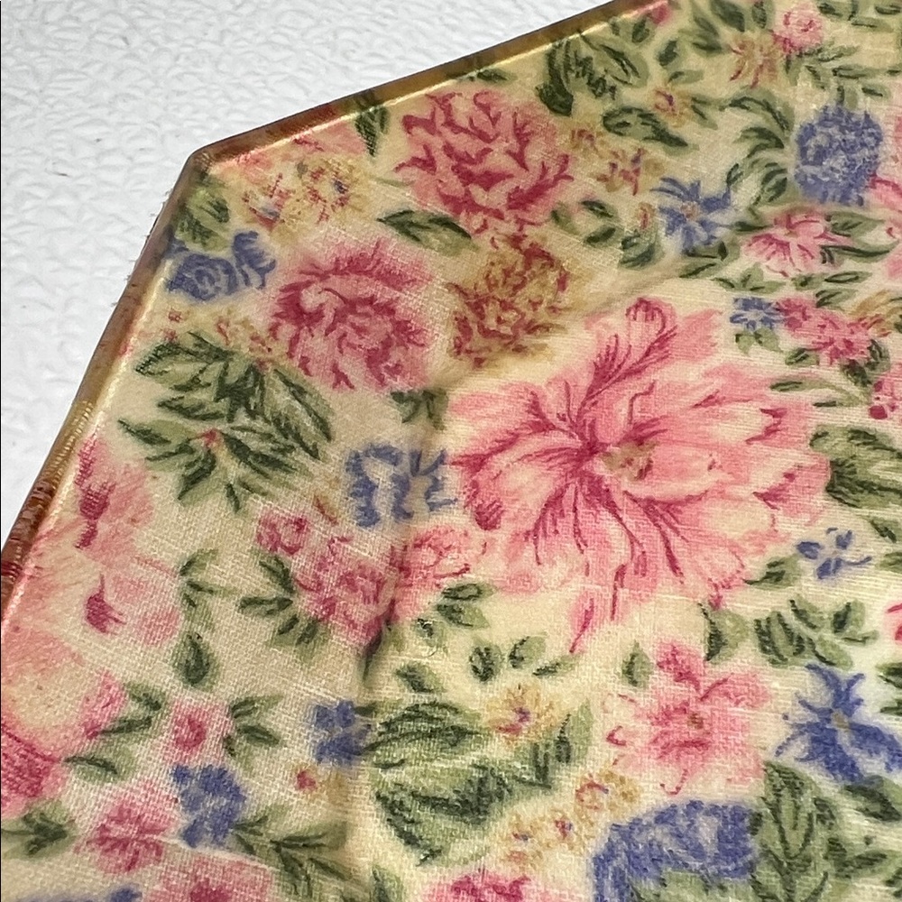 Vintage Dish with a Floral Design Octagonal Raised Rim - Picture 3 of 4